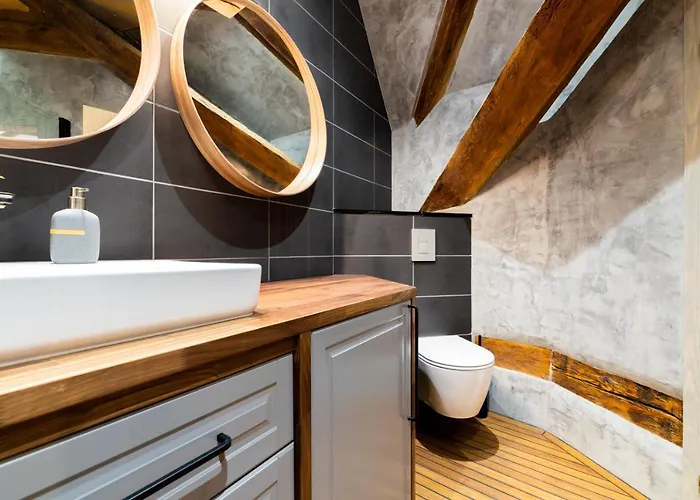 Hilltop - Old Town Kuninga Διαμέρισμα