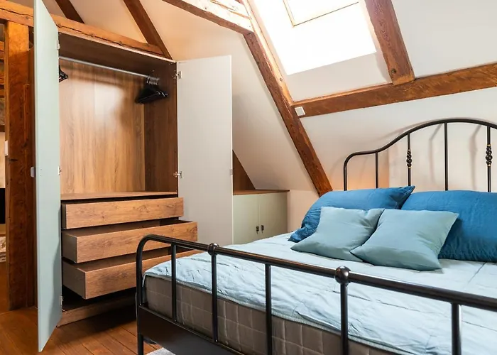 Hilltop - Old Town Kuninga