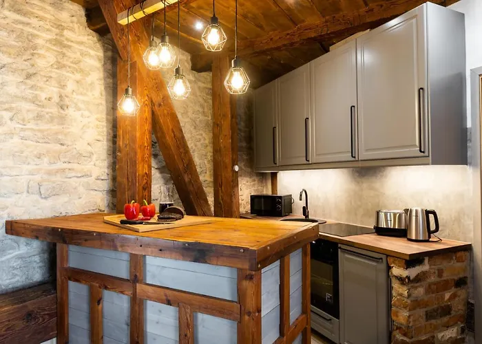 Hilltop - Old Town Kuninga